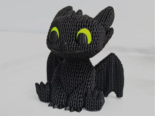 Фигурка Toothless в плетен стил