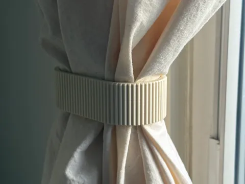 Letrero o emblema decorativo: Japandi Curtain Tieback Loop — referencia de MakerWorld