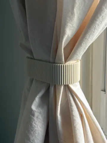 Letrero o emblema decorativo: Japandi Curtain Tieback Loop — vista de referencia 2