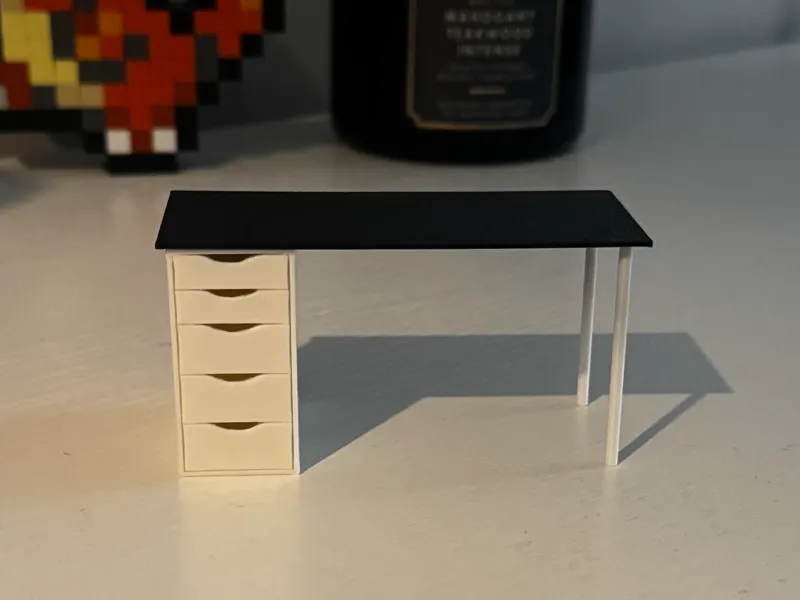 IKEA Mini - LAGKAPTEN Desk