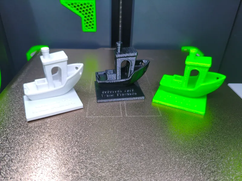 Original 3D Benchy mit Beschriftung