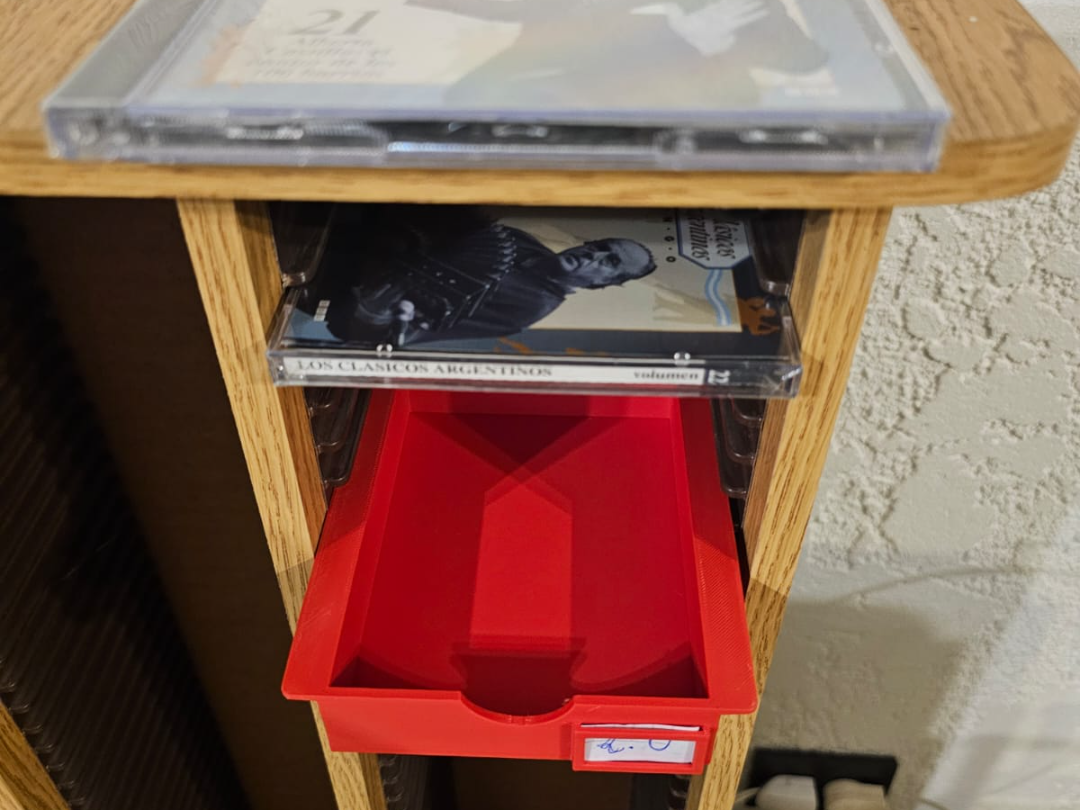 Caja Parametrica para reciclar Rack de CD  (V0.3)