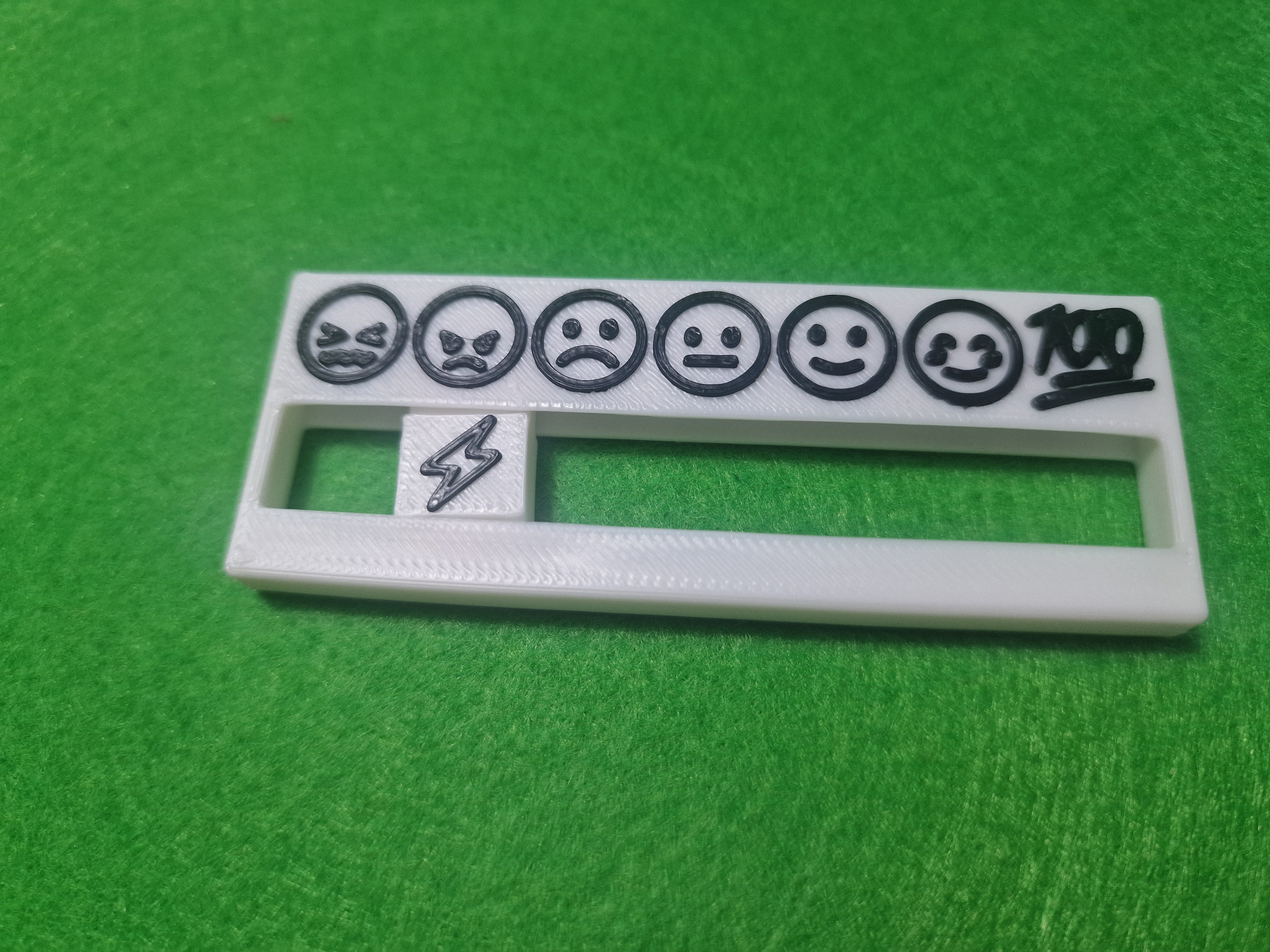 Miniatura 4 do modelo 3D Social battery