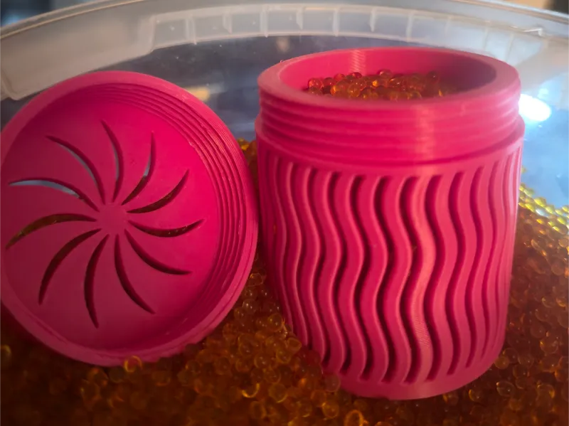 Silica container