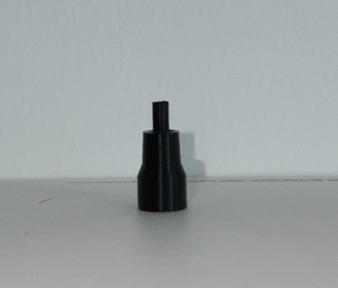 Miniatura 1 do modelo 3D 打火机充气转接头 卡式充气嘴 丁烷充气瓶转接管
