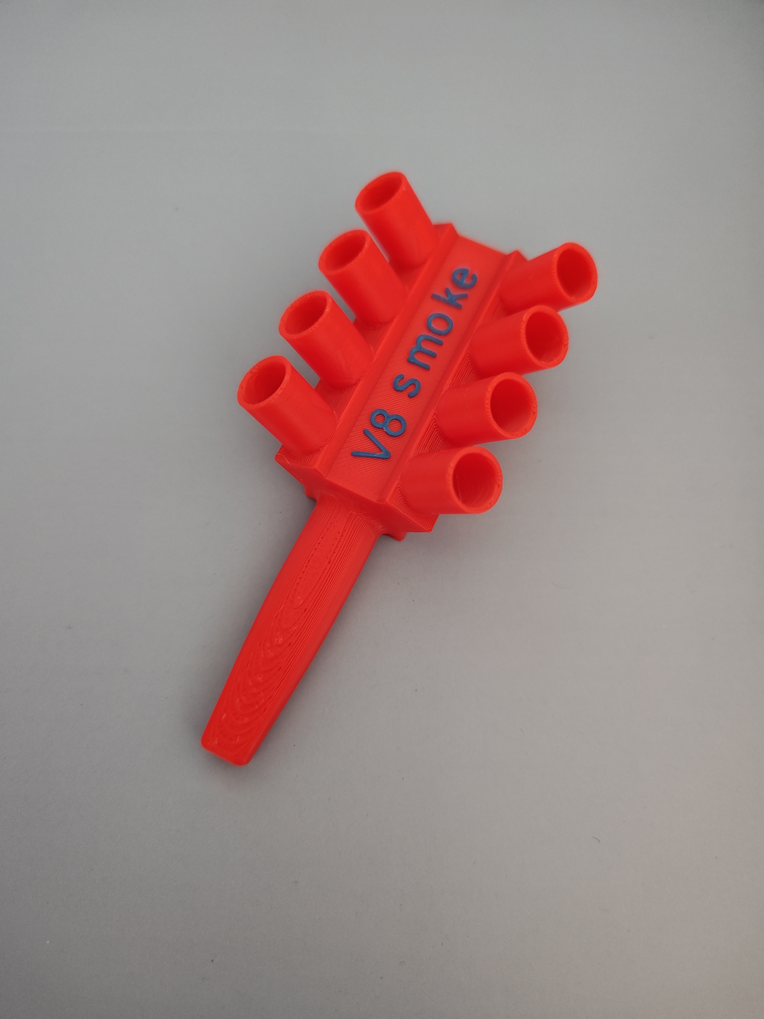 Miniatura 1 do modelo 3D v8发动机烟嘴