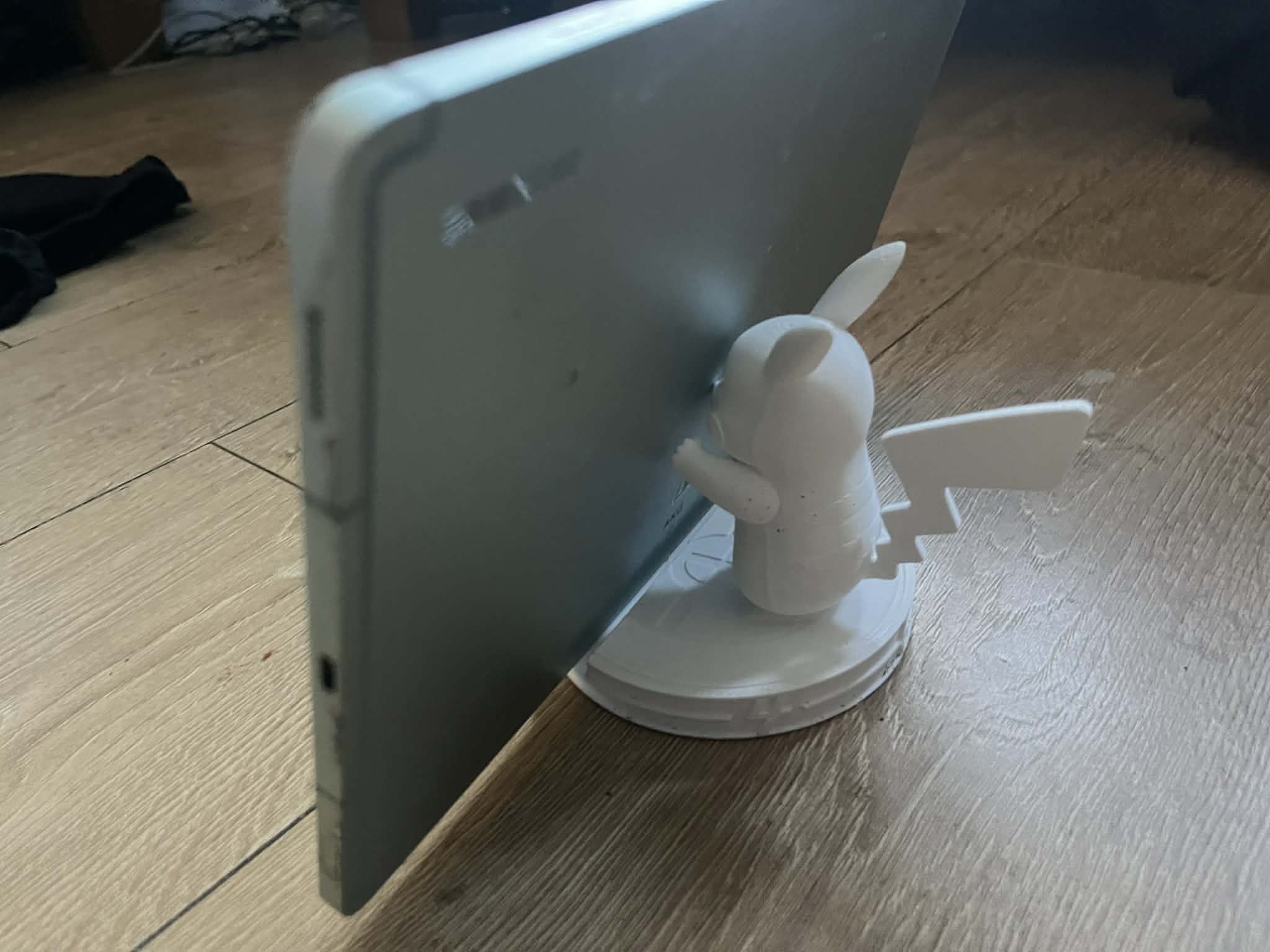 Pikachu Phone & Tablet Stand (Support-Free) - Free 3D Print Model ...