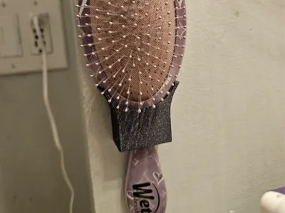 WET Brush wall mount-Enclosed