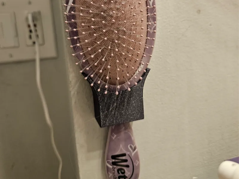 WET Brush wall mount-Enclosed