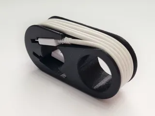 Travel cable organizer USB-C to USB-C