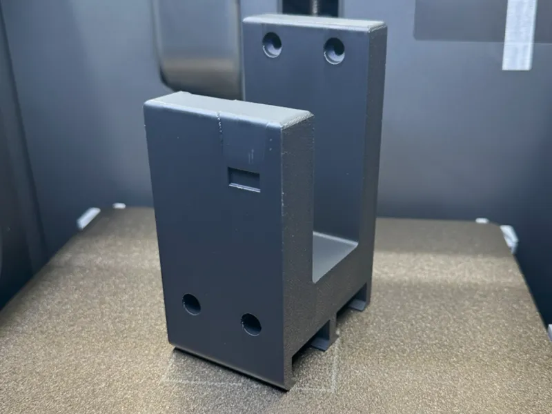 AR Wall Mount Mag Release Feature