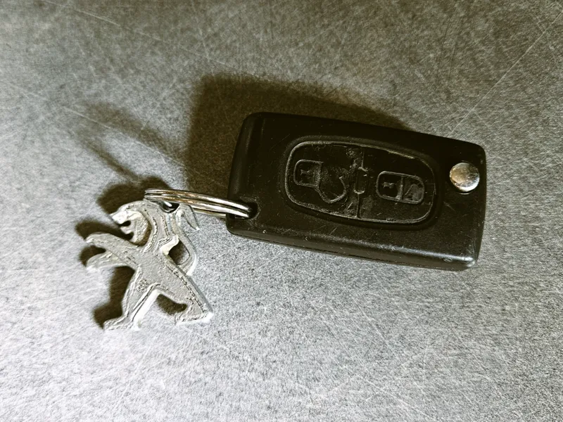 Keychain old Peugeot porte-clés