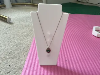 necklace display
