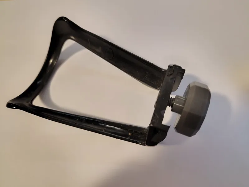 Knob replacement for bike bidon holder