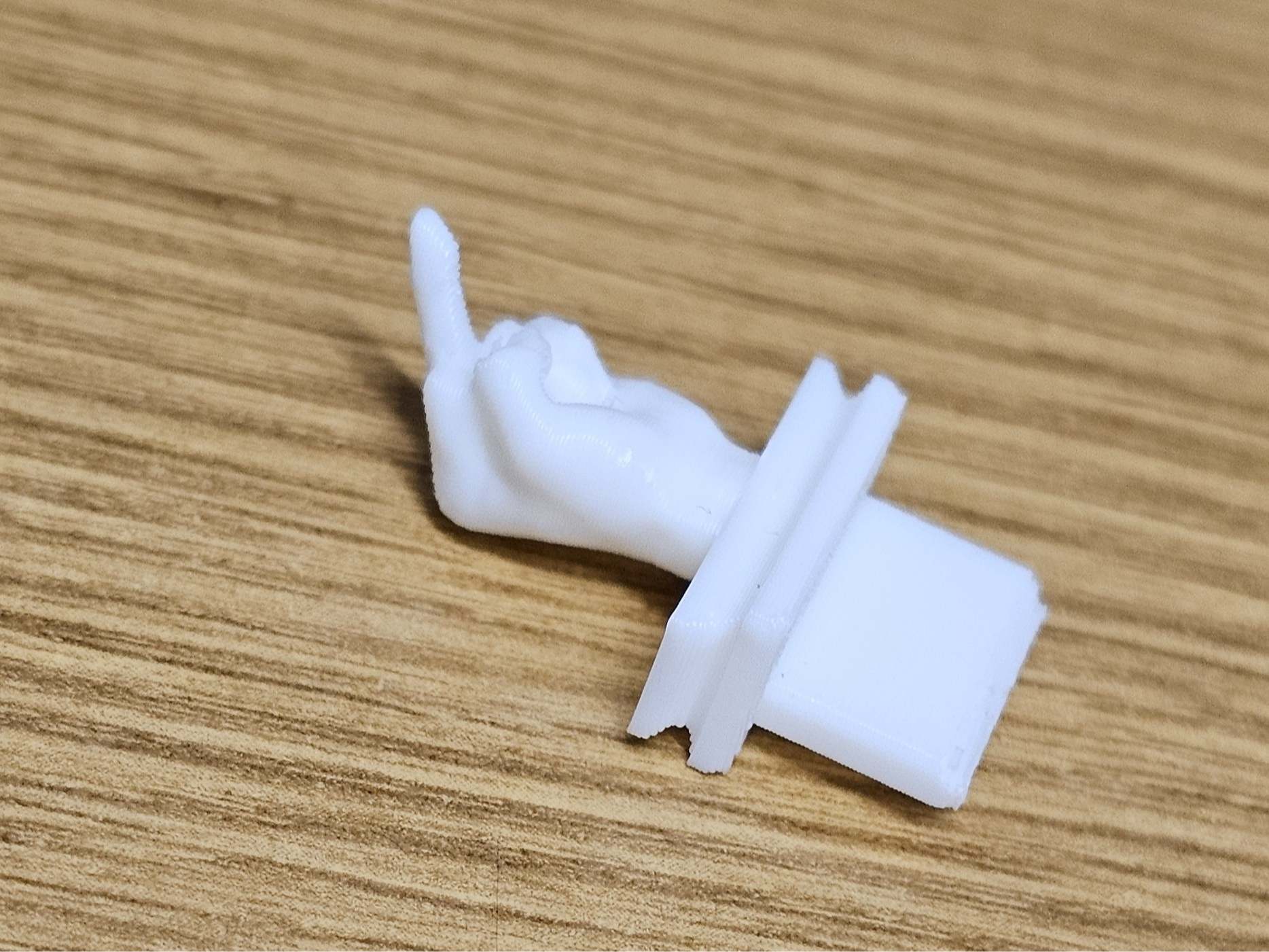 USB A Plug/Cover - Middle Finger