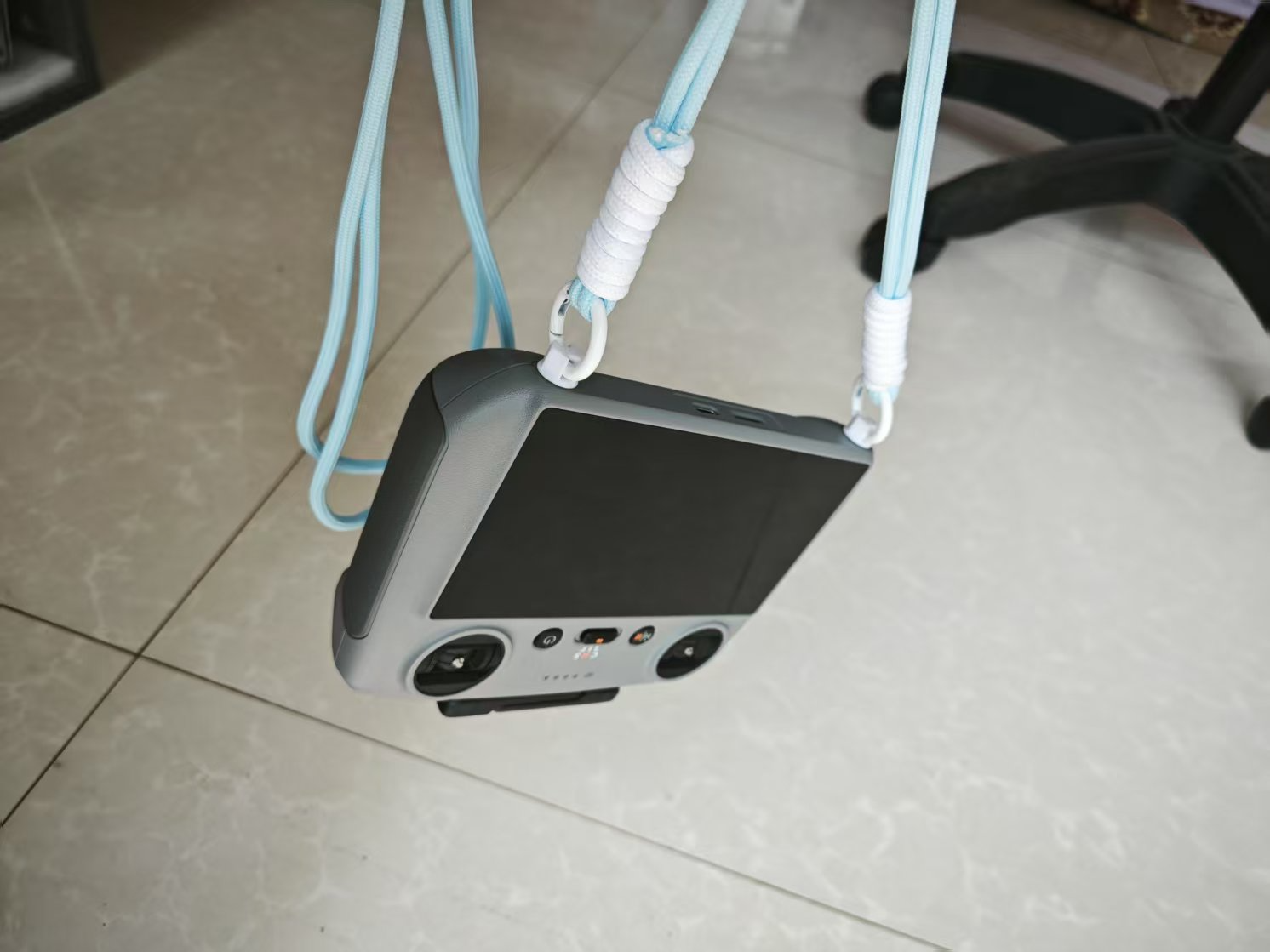 Miniatura 2 do modelo 3D DJ遥控器 挂绳螺丝