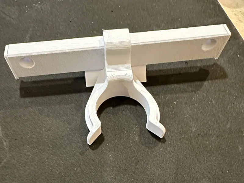 Sockelclip für Küchensockel auf runde Korpusfüße