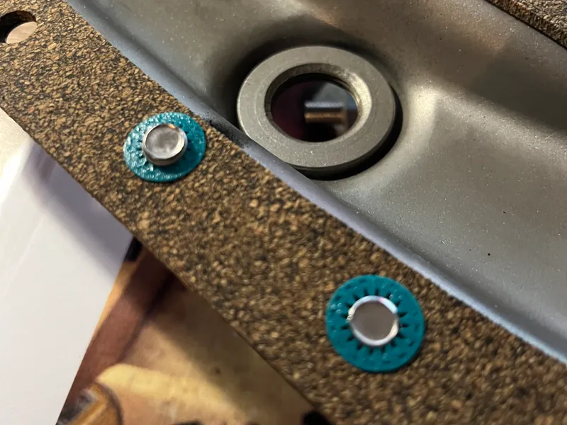 Locking washer with screws to prevent falling out