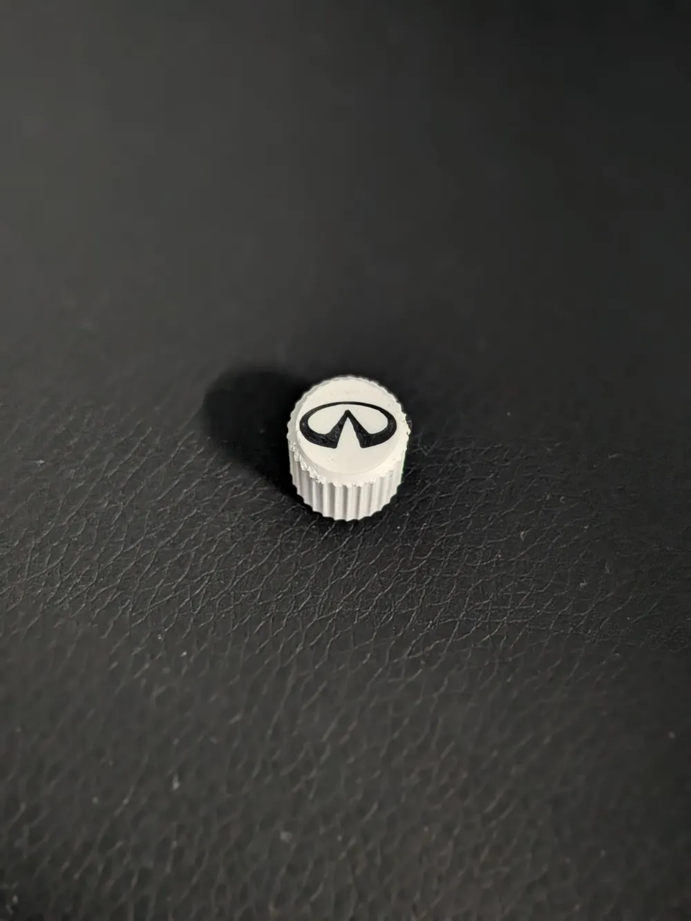 Valve Cap Infiniti - Free 3D Print Model - MakerWorld