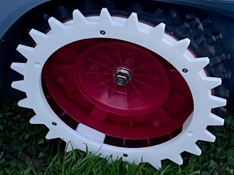 Hookii Neomow X spikes wheel