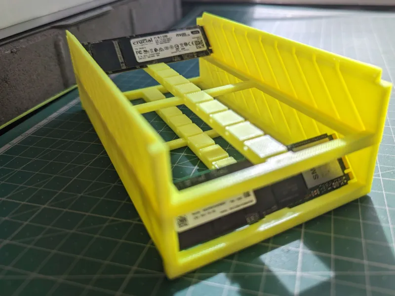 Stackable 2280 NVMe SSD Tray