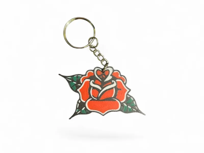 Portachiavi rosa in stile tattoo 