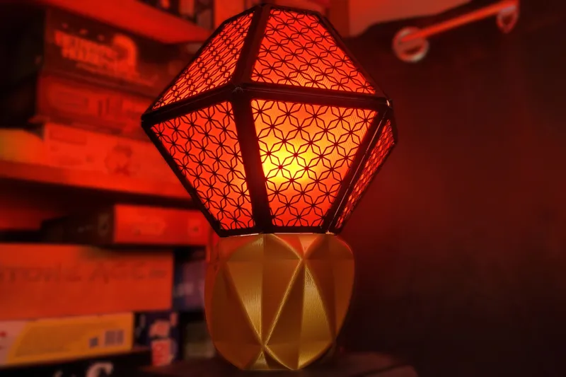 Geometric Lamp with Interchangable Panels
