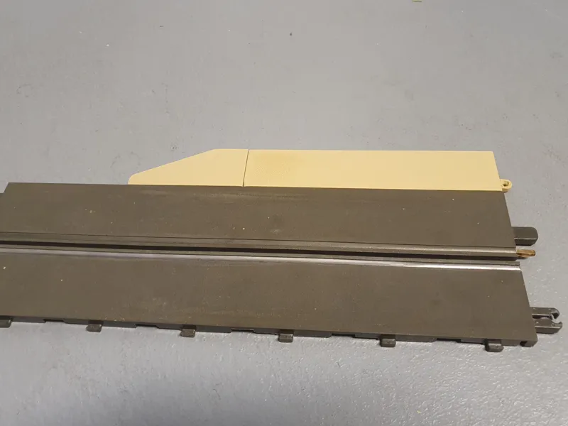 Straight curb strip for Stabo racetrack