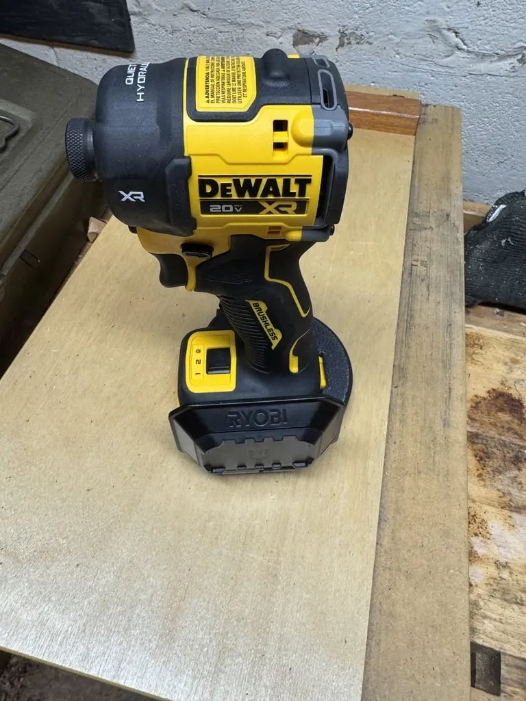 Dewalt Adapter for Ryobi Rail tools