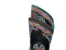 Mongolian boots