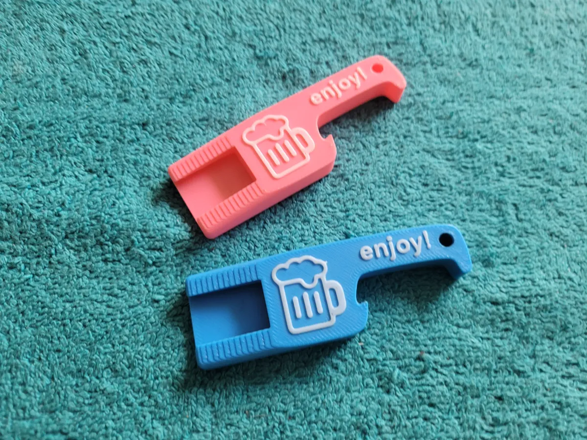 2-in-1 Bottle and Can Opener Keychain Gadget by midar3d MakerWorld: Download Free 3D Models - 3D model önizlemesi
