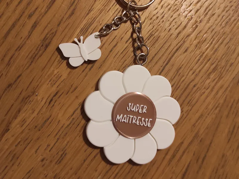 Porte clés Fleur "Super Maîtresse" 