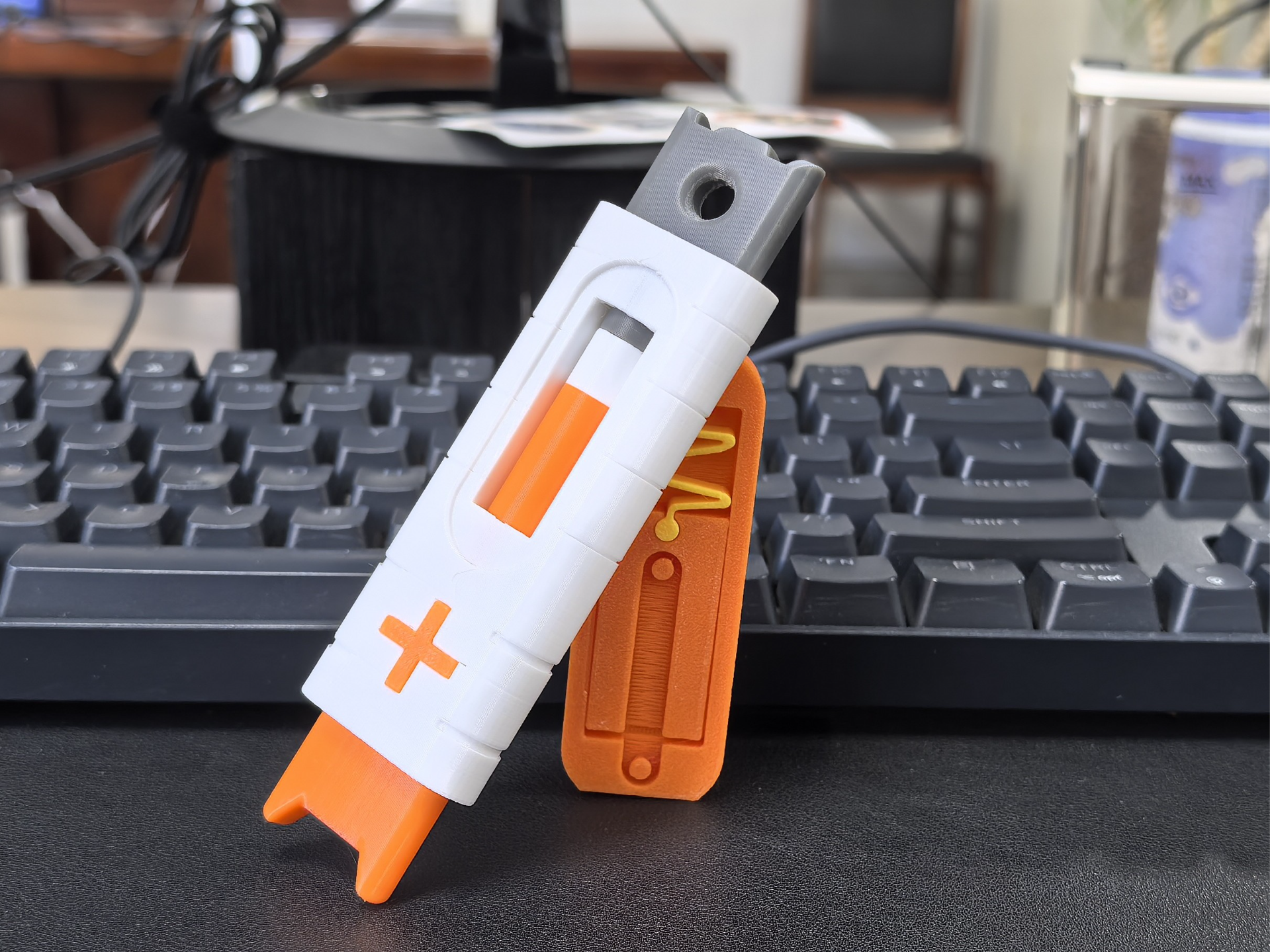 Miniatura 1 do modelo 3D 三角洲行动简易注射器