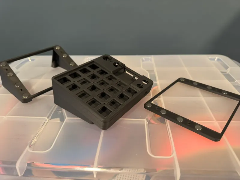 duckyPadPro Case with Stand