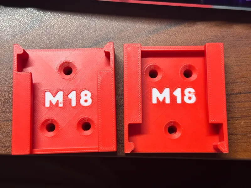 Milwaukee XC 4.0 M18 Battery Mount - CLICK + AMS