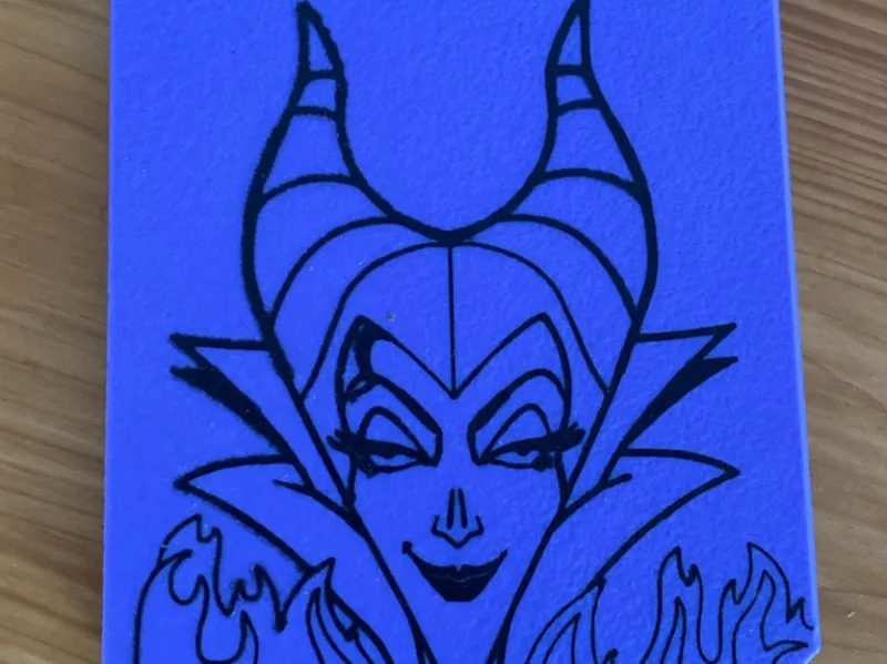 Tarjetero Malefica para 2 credenciales