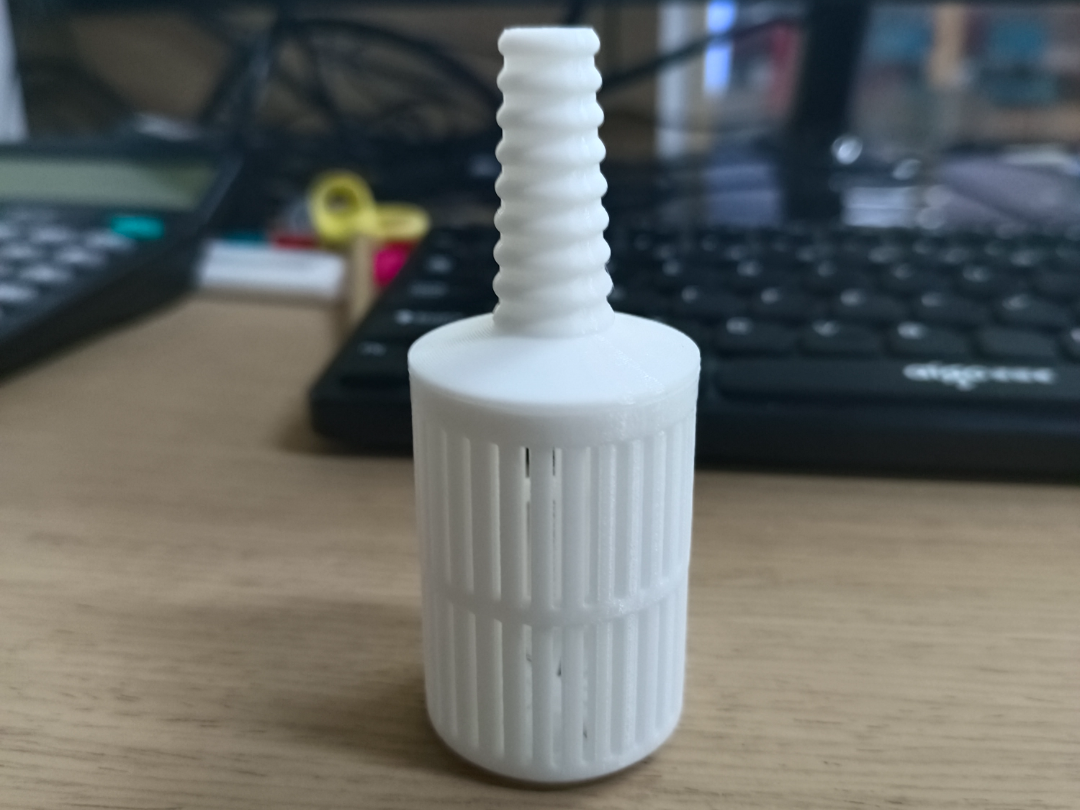 Miniatura 1 do modelo 3D 鱼缸吸水管防吸鱼隔离罩