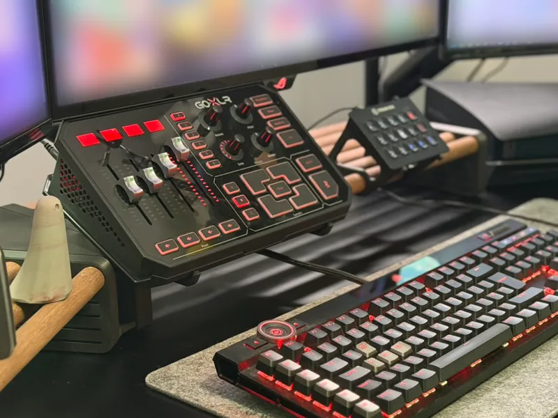 GoXLR and Stream Deck 22mm (7/8-inch) Dowel Mount