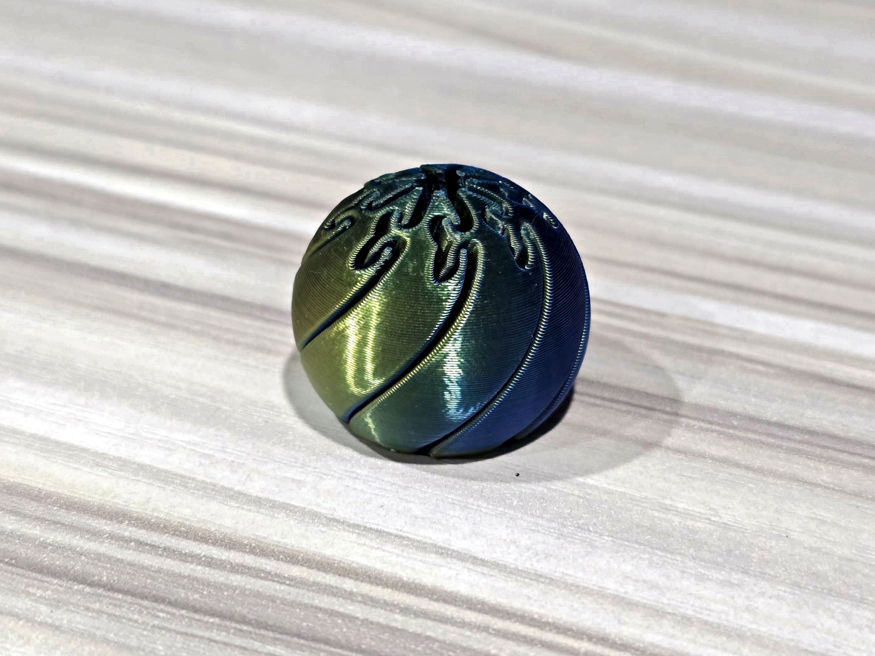 Miniatura 5 do modelo 3D The Tiny Twisty Ball