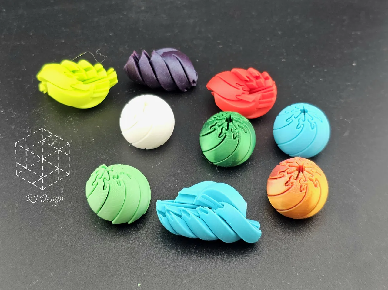 The Tiny Twisty Ball view 4