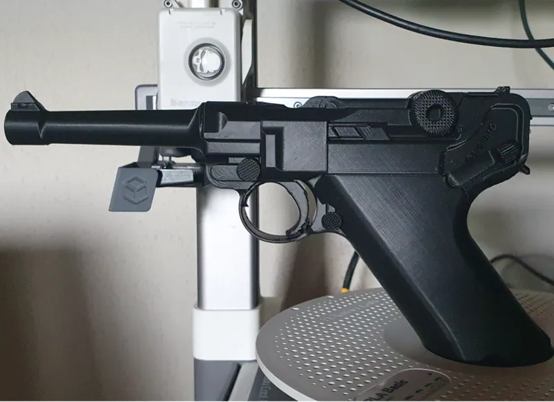 Luger P08 Starr stehend gedruckt viele Details