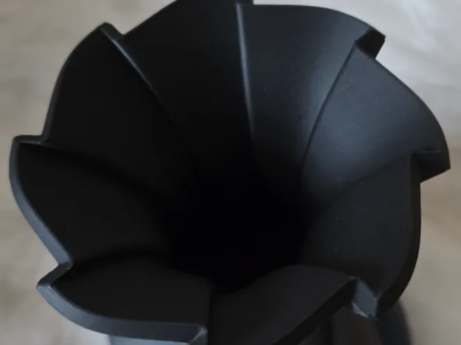 8 fach gedrehte Vase