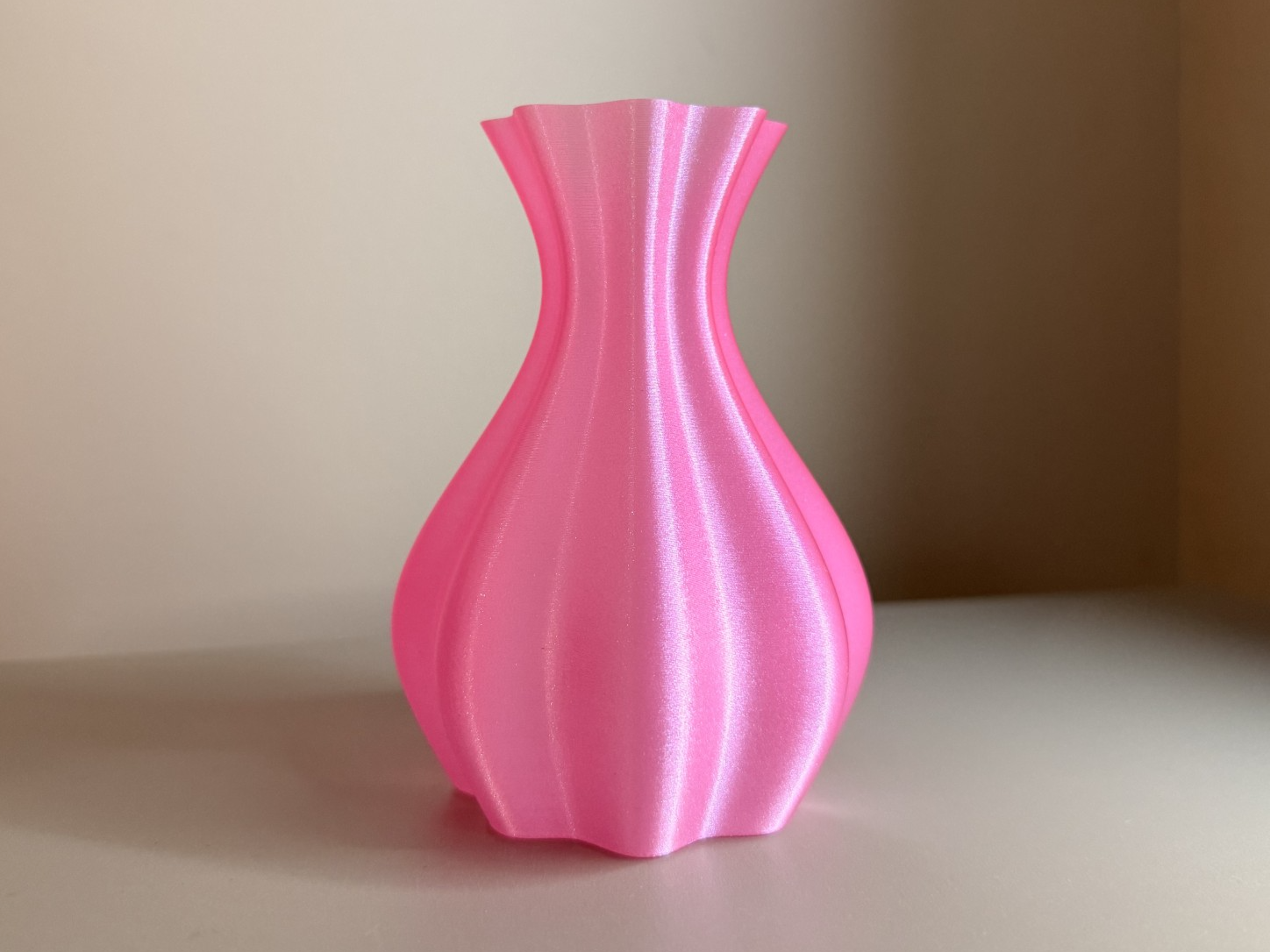BloomWave Vase – Spiral Design