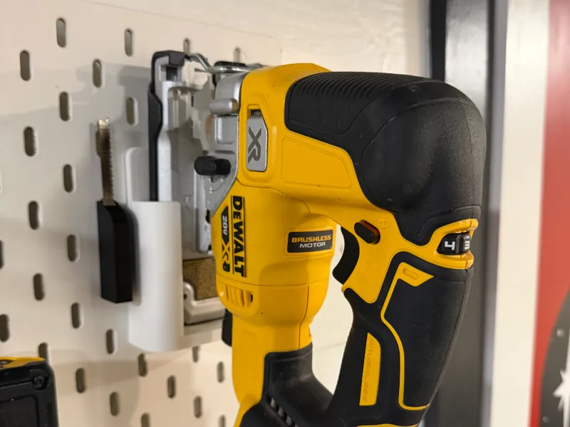 SKADIS DeWalt Jigsaw Holder