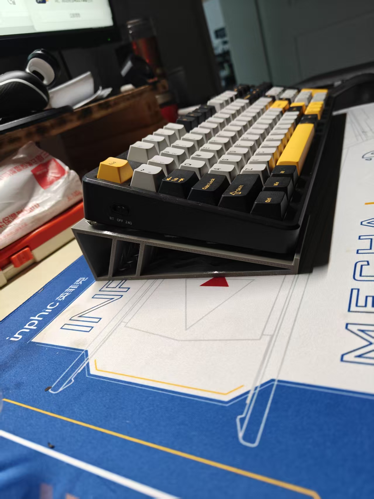 Miniatura 2 do modelo 3D 键盘底座（15度倾斜角度）