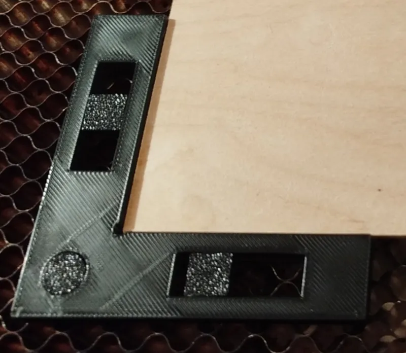 Equerre et clips de maintien pour ortur Master 2
