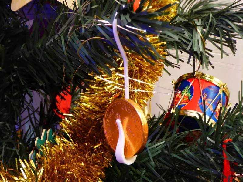 Christmas Tree Hanger for Chocolate Coins