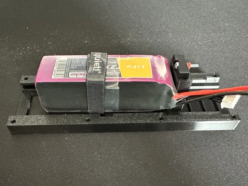 Adjustable lipo battery tray