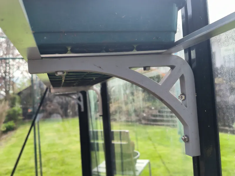 Regalträger / shelf bracket