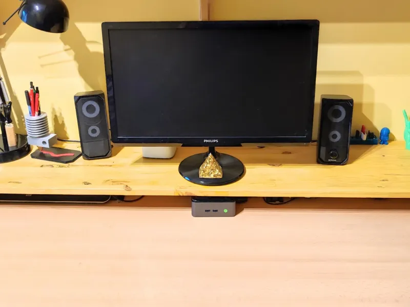 Organiseur de bureau invisible - my screen mount